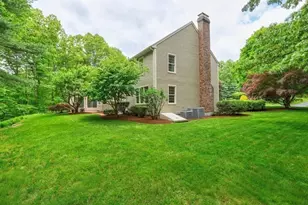 7 Village Green Ln, Holden, MA 01520 - Photo 33