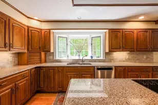7 Village Green Ln, Holden, MA 01520 - Photo 11
