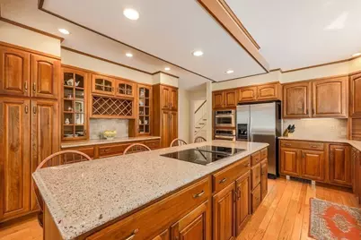 7 Village Green Ln, Holden, MA 01520 - Photo 9