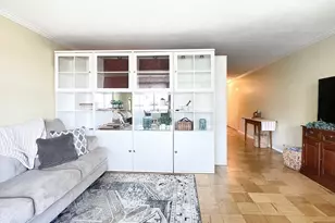 2 Hawthorne Pl, Boston, MA 02114 - Photo 17