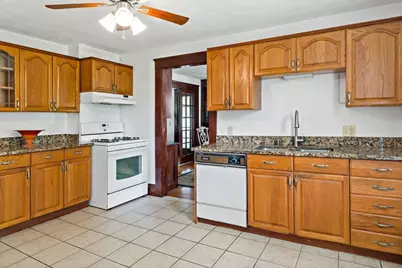 28 Central Ave, Seekonk, MA 02771 - Photo 9