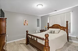 1084 Laurel St, Fall River, MA 02721 - Photo 21