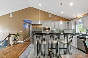 1084 Laurel St, Fall River, MA 02721 - Photo 29
