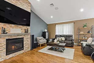 1084 Laurel St, Fall River, MA 02721 - Photo 7