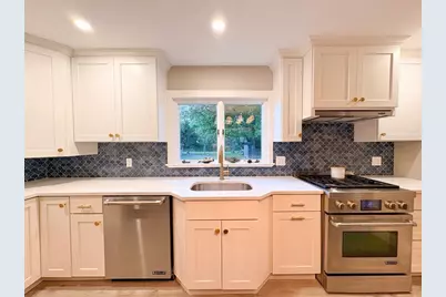 98 Ebony St, Fairhaven, MA 02719 - Photo 11