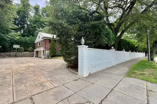 75 Lee St, Brookline, MA 02445 - Photo 23
