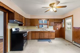 83 Dartmouth St, Everett, MA 02149 - Photo 15