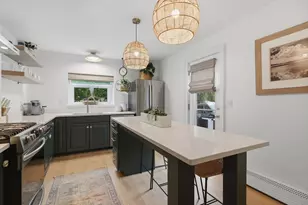 31 Olive St, Newburyport, MA 01950 - Photo 11