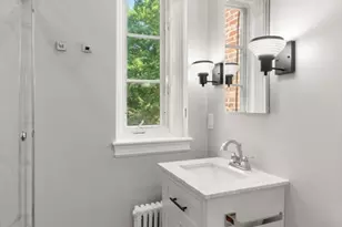 15 Monmouth Ct, Brookline, MA 02446 - Photo 13