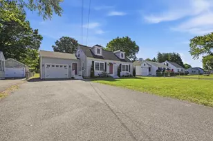 97 Maebeth St, Springfield, MA 01119 - Photo 3