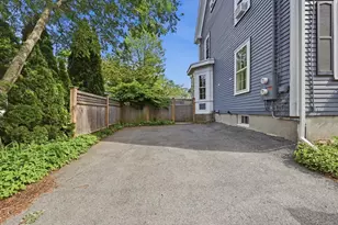37 Marlboro St, Newburyport, MA 01950 - Photo 5