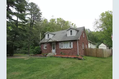 10 Bartlett St, South Hadley, MA 01075 - Photo 3