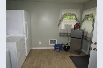 10 Bartlett St, South Hadley, MA 01075 - Photo 9