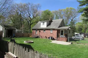 10 Bartlett St, South Hadley, MA 01075 - Photo 7