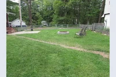 10 Bartlett St, South Hadley, MA 01075 - Photo 7