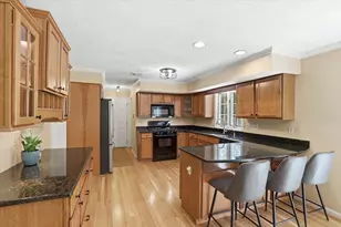32 Millfarm Dr, Mansfield, MA 02048 - Photo 3