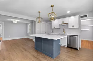 42 School St, Salem, MA 01970 - Photo 7