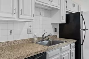22 Collins St, Danvers, MA 01923 - Photo 9