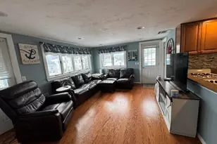 8 MacArthur Ln, Marshfield, MA 02050 - Photo 3