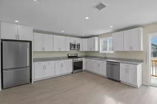 25 Lebanon St, Fall River, MA 02723 - Photo 7