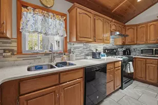 58 Sylvia St, New Bedford, MA 02745 - Photo 5