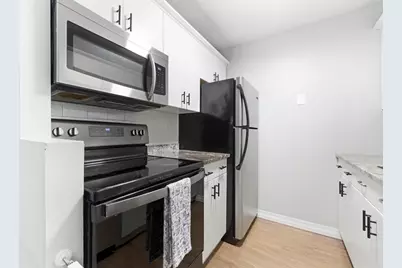 61 Wright St #102, Stoneham, MA 02180 - Photo 5
