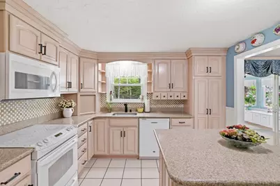 17 Briggs Ave, Bourne, MA 02532 - Photo 7