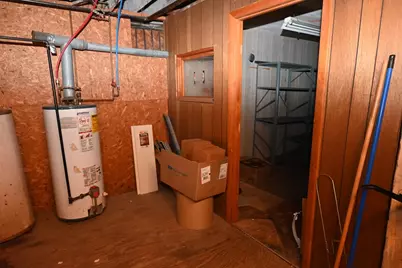 590 Dutton St, Lowell, MA 01854 - Photo 9