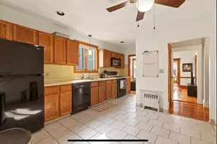 21 Bradbury Ave, Medford, MA 02155 - Photo 3