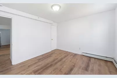 8 Cherry St, Lowell, MA 01852 - Photo 11