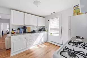 8 Cherry St, Lowell, MA 01852 - Photo 17