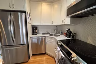 241 Beacon St, Boston, MA 02116 - Photo 9