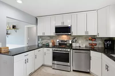 620 Roosevelt Ave, Springfield, MA 01118 - Photo 7