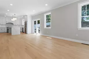 113 Warwick Ave, Waltham, MA 02452 - Photo 9