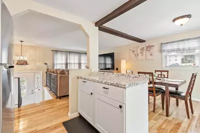 27 Dexter Ave, Dracut, MA 01826 - Photo 9