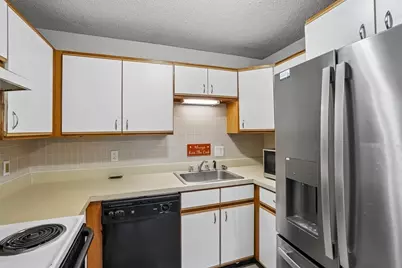 10 Rutledge St #2H, Worcester, MA 01604 - Photo 3