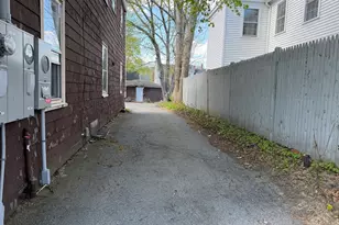 93 Friend St, Amesbury, MA 01913 - Photo 11