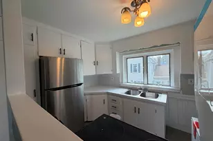 93 Friend St, Amesbury, MA 01913 - Photo 3