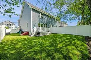 72 Manchester St, Lowell, MA 01852 - Photo 37
