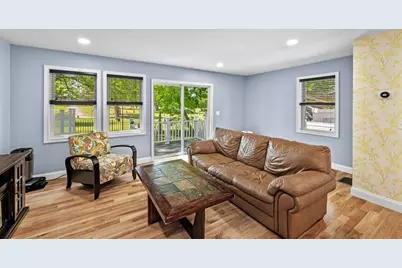 72 Manchester St #72, Lowell, MA 01852 - Photo 5
