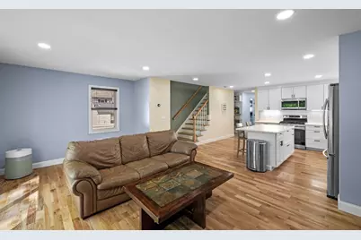 72 Manchester St #72, Lowell, MA 01852 - Photo 7