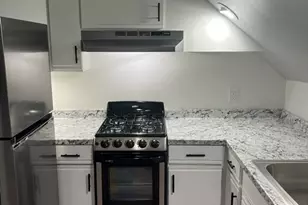 142 Elm St, Amesbury, MA 01913 - Photo 3