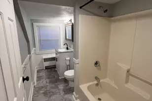 142 Elm St, Amesbury, MA 01913 - Photo 9