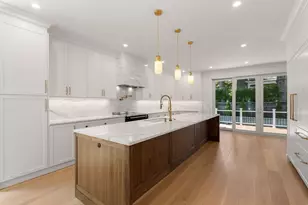 18 Naples Rd, Brookline, MA 02446 - Photo 9