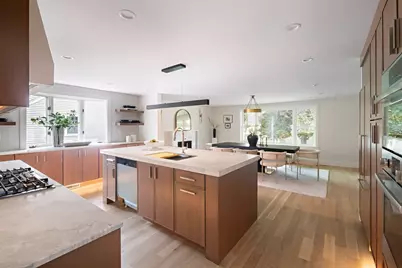 10 Meredith Circle, Needham, MA 02492 - Photo 5
