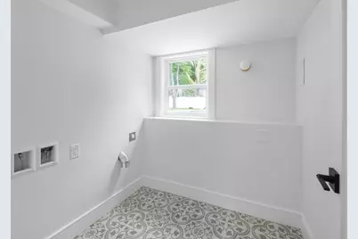 10 Meredith Circle, Needham, MA 02492 - Photo 23