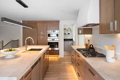 10 Meredith Circle, Needham, MA 02492 - Photo 3