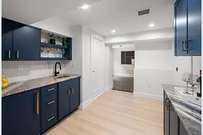 10 Meredith Circle, Needham, MA 02492 - Photo 27