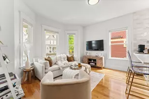 54 Bloomfield St, Boston, MA 02124 - Photo 3