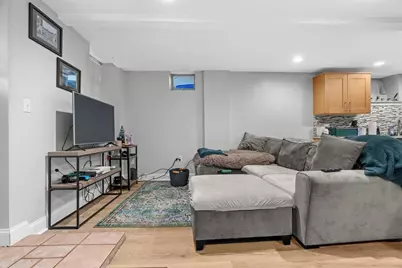 314 W 4th #1, Boston, MA 02127 - Photo 5